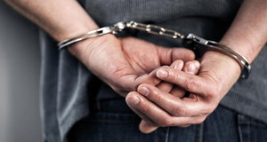 Condenado a 25 años de cárcel por matar de 76 puñaladas a una mujer para robarle