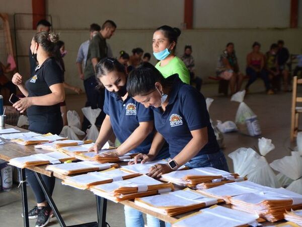 CDE: Inicia entrega de víveres a familias vulnerables - La Clave