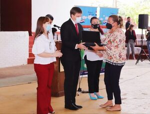 Más de 600 notebooks fueron entregadas por el MEC a instituciones educativas de Central - El Trueno