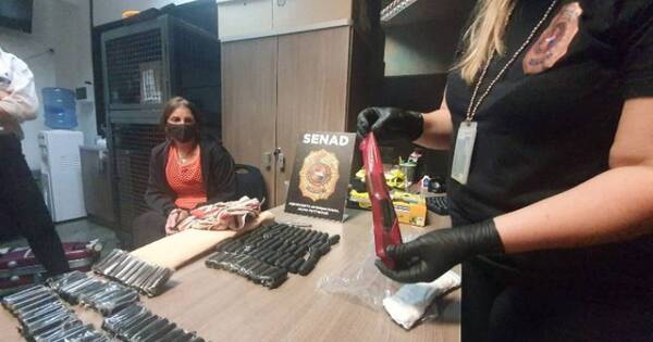 La Nación / Pretendía viajar a España con drogas en los senos y glúteos