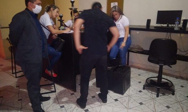 Allanan locales que explotaban apuestas deportivas de forma clandestina