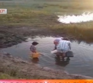 San Juan Nepomuceno: familias buscan agua en carretilla - Paraguay.com