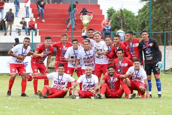 General Caballero de JLM va a la carga por un mundialista albirrojo