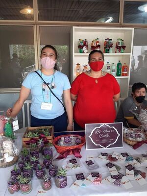 Realizaron feria inclusiva para jóvenes emprendedores en la Municipalidad de Asunción - Nacionales - ABC Color