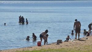 Lago no está apto para baño en Ypacaraí y San Bernardino