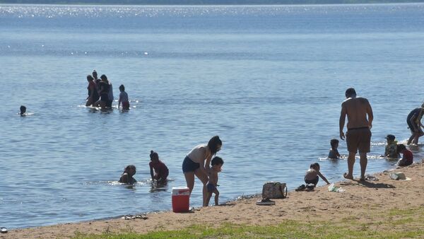 Lago no está apto para baño en Ypacaraí y San Bernardino