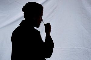 Casos de COVID bajan un 2 % globalmente pese al repunte en Europa Occidental - Mundo - ABC Color