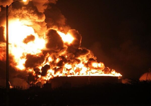 Al menos tres muertos y 44 heridos por un incendio en una refinería en India - .::Agencia IP::.