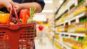 Comerciantes bajan precios de 20 productos de la canasta básica