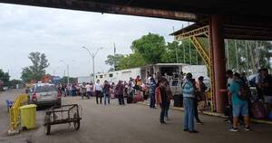 La Nación / Denuncian excesiva lentitud en trámites en la frontera