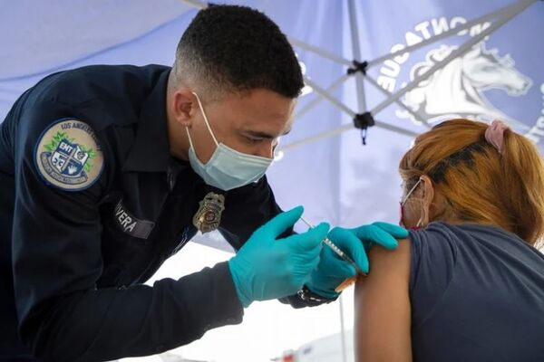 El ejército de EEUU desarrolla una súper vacuna contra todas las variantes del coronavirus