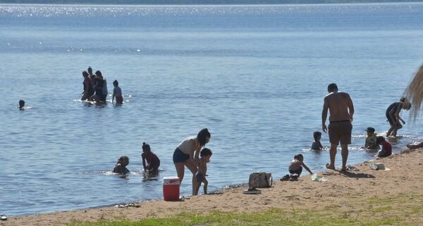 Lago no está apto para baño en Ypacaraí y San Bernardino