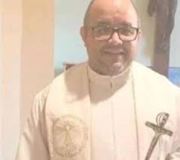 Escándalo en la iglesia por culpa de pa`i depravado