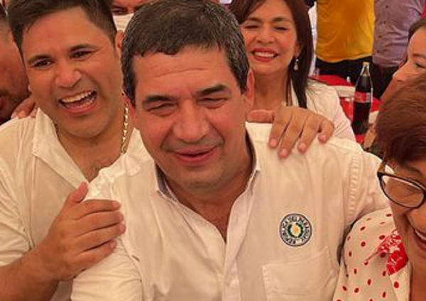 ANR se volvió sucursal de banco y agencia de cigarrilleros, dice Velázquez - Noticiero Paraguay