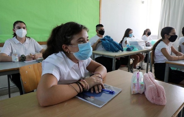 MEC apunta al retorno a clases en modo 100% presencial para el 2022