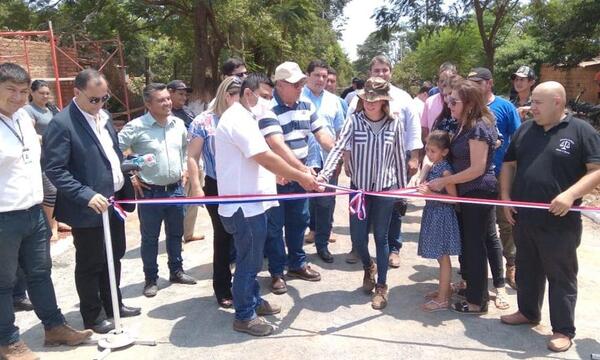 Inauguran empedrado en barrios de Coronel Oviedo – Prensa 5