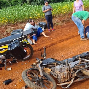 Choque entre motociclistas dejó a uno gravemente herido en Tomás Romero Pereira