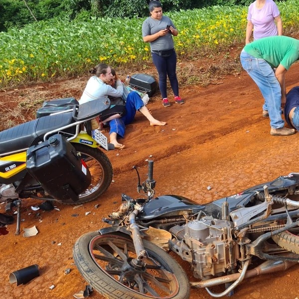 Choque entre motociclistas dejó a uno gravemente herido en Tomás Romero Pereira