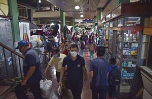 La Terminal de Ómnibus ya registra gran movimiento de pasajeros con miras a fechas festivas - Nacionales - ABC Color