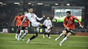 PSG rescata un empate sobre la hora