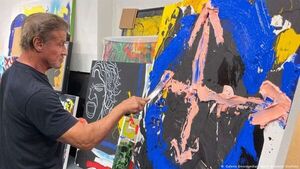 “Rocky” en un lienzo: exponen el arte del actor Sylvester Stallone en Alemania