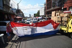 Conflicto por prohibición de venta de pirotecnia en el Mercado 4 desemboca en protesta - Nacionales - ABC Color