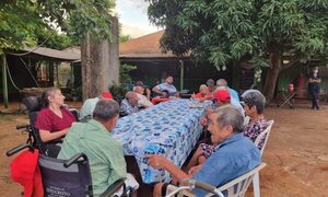 «Navidad de los abuelos» fue ayer en hogar de ancianos