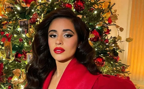 Camila Cabello y el hermoso look rojo que lució al cantar en la Casa Blanca ¡con mariachi!