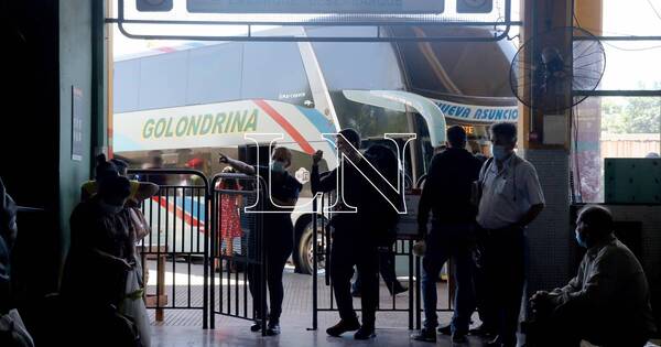 La Nación / Dinatran refuerza horarios de buses en un 300% desde la Terminal de Ómnibus