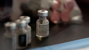 Considerarán demandas contra mandatos de vacunación de Biden
