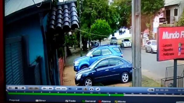 Murió arrollada tras ser golpeada por la puerta de vehículo estacionado