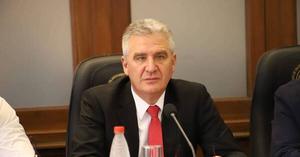 La Nación / Bacchetta destaca la transparencia legislativa que incentiva el clima de negocios