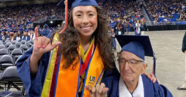 La Nación / Un abuelo y su nieta cumplieron su sueño al graduarse el mismo día