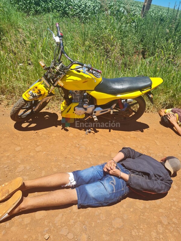 Tras persecución, aprehenden a dos menores y recuperan motocicleta hurtada en San Pedro del Paraná