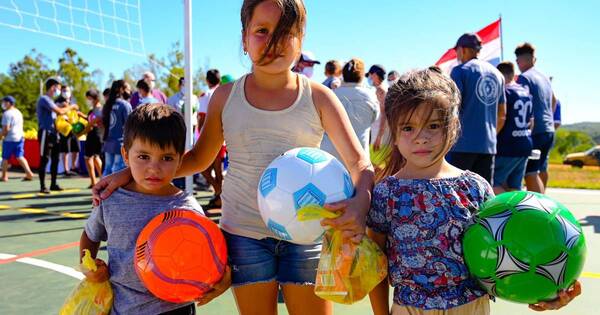 La Nación / Habilitan primera plaza deportiva en San Pedro del Paraná