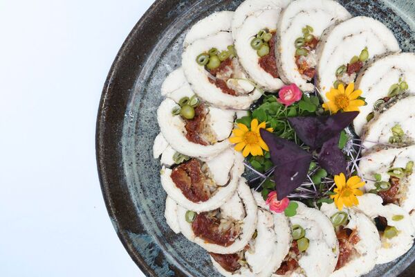 Receta fresca festiva: arrollado de pechuga de pollo