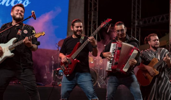 Diario HOY | Tierra Adentro y Grupo Generación en la clausura del Ciclo Navideño de Cultura Asu