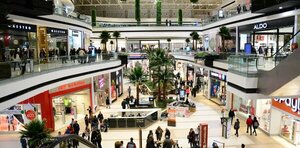 Centros comerciales registran repunte en las ventas por Navidad