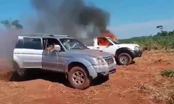 Campesinos en una batalla campal con guardias de estancia y queman camionetas en Yasy kañy – Prensa 5