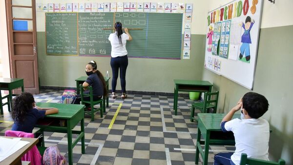 MEC busca que alumnos que abandonaron el colegio este 2021 puedan recuperar el año