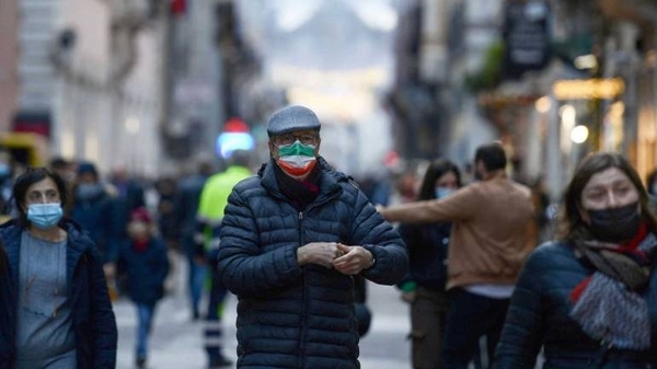 Diario HOY | Italia hace obligatoria la mascarilla en exteriores