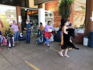 Importante flujo de pasajeros en terminal de CDE - ABC en el Este - ABC Color