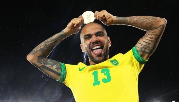 Diario HOY | Cafú cree que Alves está más cerca de ir a Catar tras fichar por el Barcelona