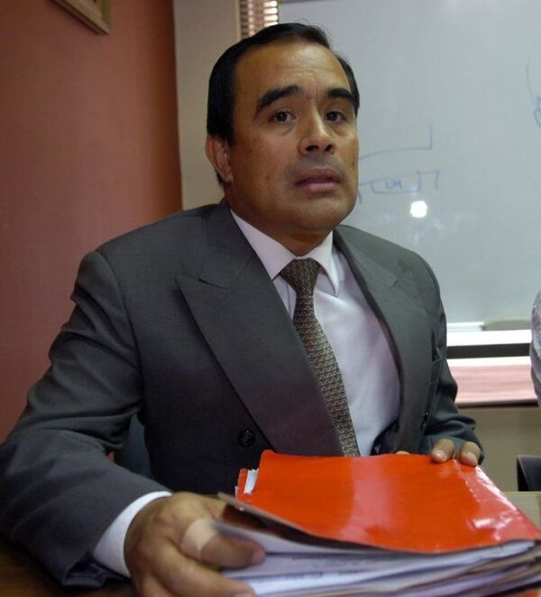Condenan a 8 años de cárcel al exintendente de Lambaré Roberto Cárdenas