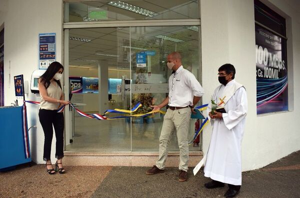 Personal inauguró centro de atención - Empresariales - ABC Color
