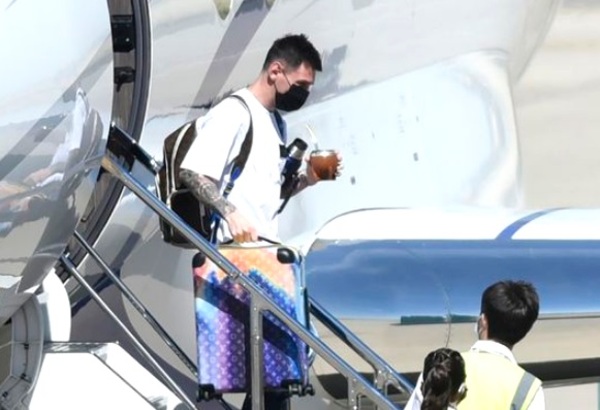 Maleta de Messi cuesta lo mismo que un auto usado