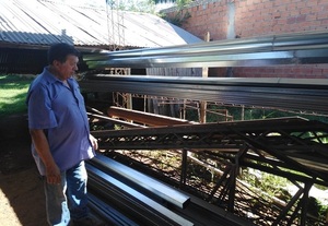 Trabajos en herrería con más tres décadas ofreciendo calidad en el mercado - Noticiero Paraguay
