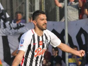 El máximo goleador del fútbol paraguayo vuelve a Primera: El nuevo club de 'Sasá'