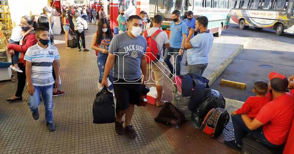 La Nación / Liberan horarios de buses en la Terminal de Ómnibus de Asunción
