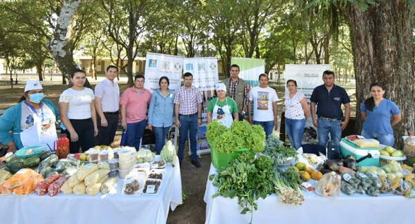 "Feria de Agricultura Familiar" se realizó en Caazapá - Noticiero Paraguay